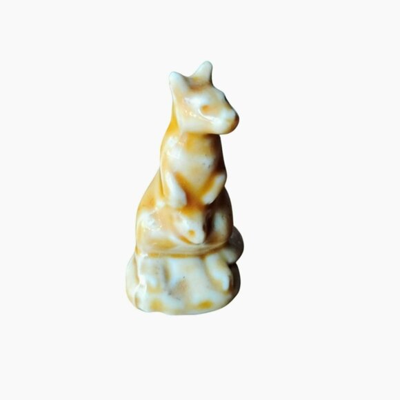 Wade Whimsies Kangaroo Figurine English Porcelain Miniature Vintage Collectible - Picture 2 of 6